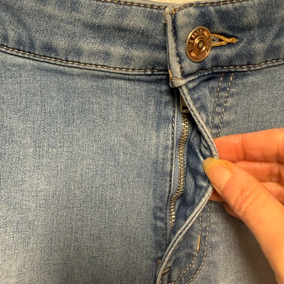 We The Free by Free People Float On Flare Jeans Women’s 24 Blue Raw Hem - Picture 8 of 13